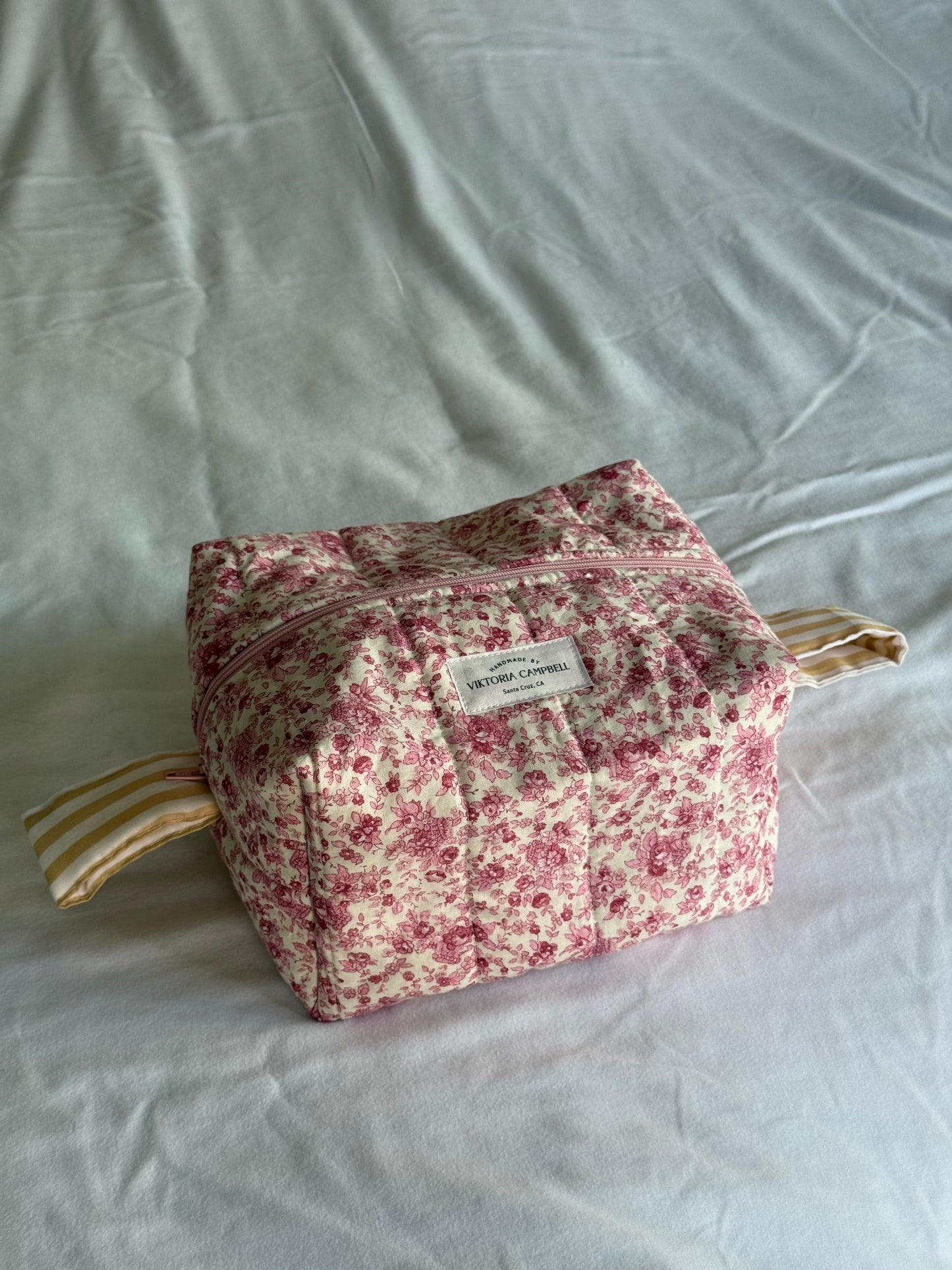 Medium cosmetic bag