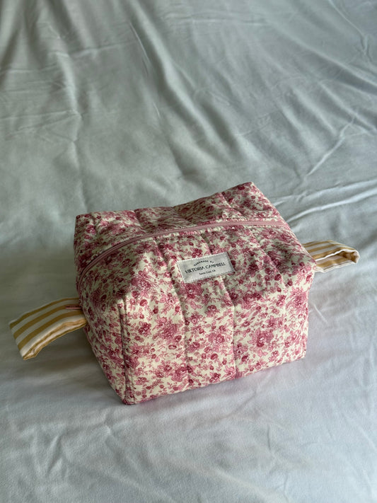 Medium cosmetic bag